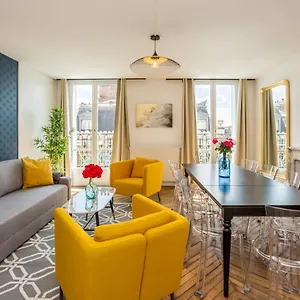 Apartment Merveil Cozy - Tilsitt - Eiffel Tower View, Paris